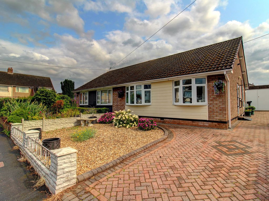 2 bed semidetached bungalow for sale in Kenilworth Road, Amington
