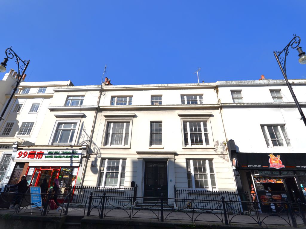 2 bed flat to rent in Queens Road, Brighton BN1, £1,495 pcm Zoopla