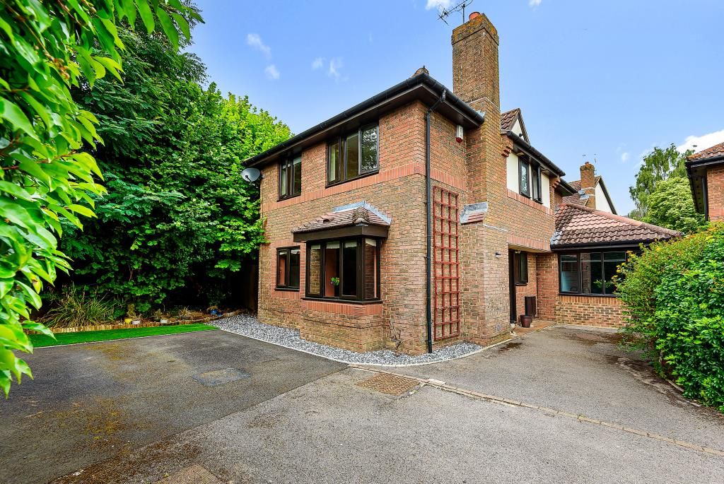 4 bed detached house for sale in Warfield, Berkshire RG12 Zoopla