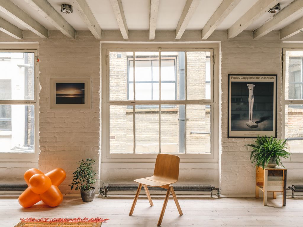 Ravey Street London EC2A