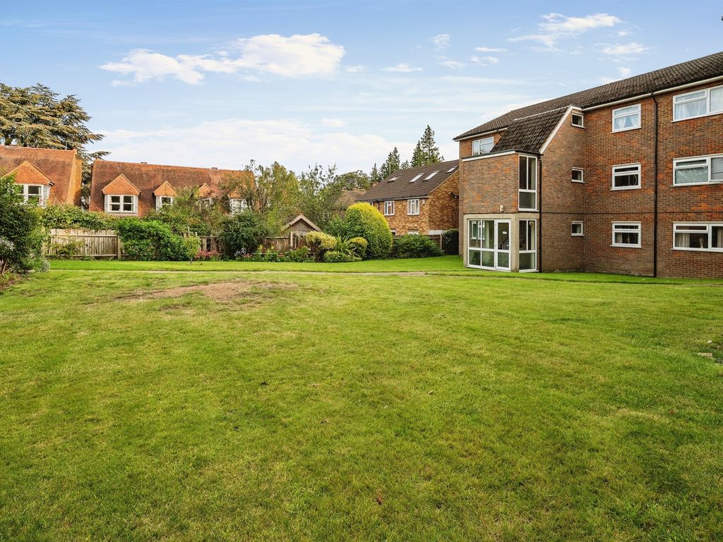 2 bed flat for sale in Avenue Road, St.Albans AL1, £250,000 Zoopla