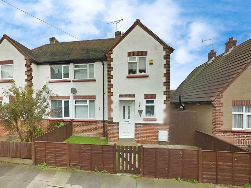 3 bed semidetached house for sale in Knox Road, ClactonOnSea CO15, £