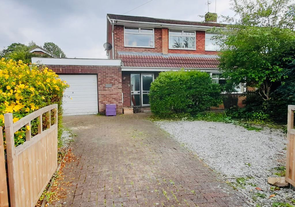 4 bed semidetached house for sale in Canada Drive, Cherry Burton