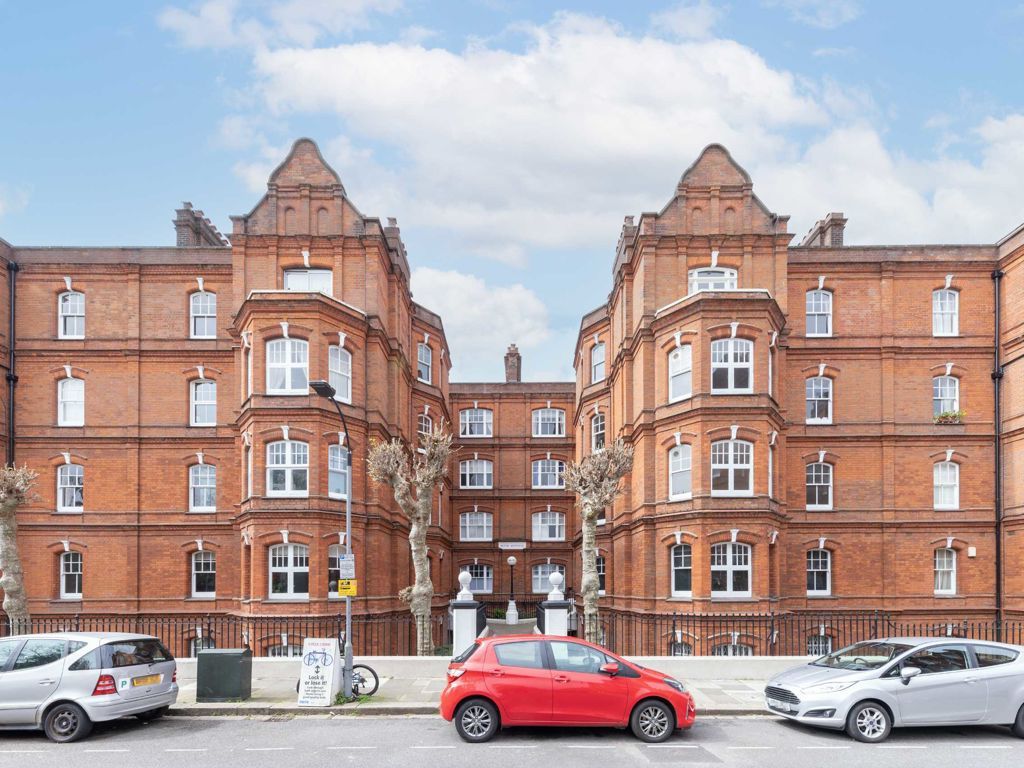 2 bed flat for sale in Queen's Club Gardens, London W14, £700,000 Zoopla