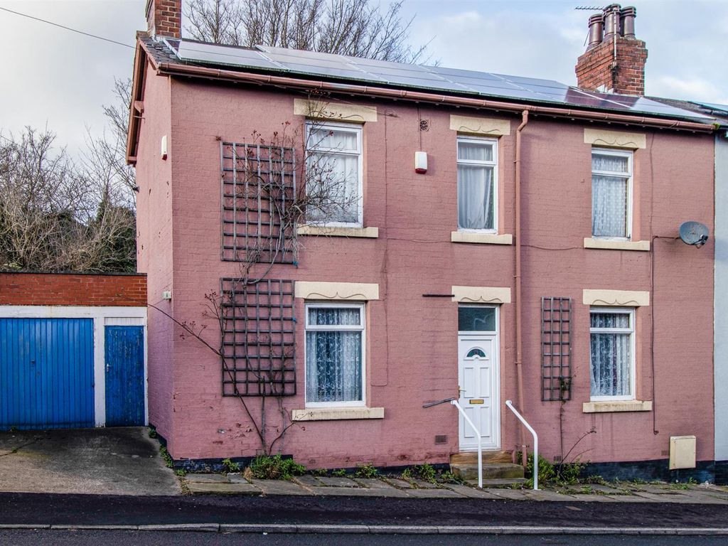 4 bed semidetached house for sale in Upper Lane, Netherton, Wakefield