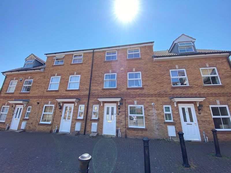 3 bed town house to rent in Crystal Way, Bradley Stoke, Bristol BS32 Zoopla