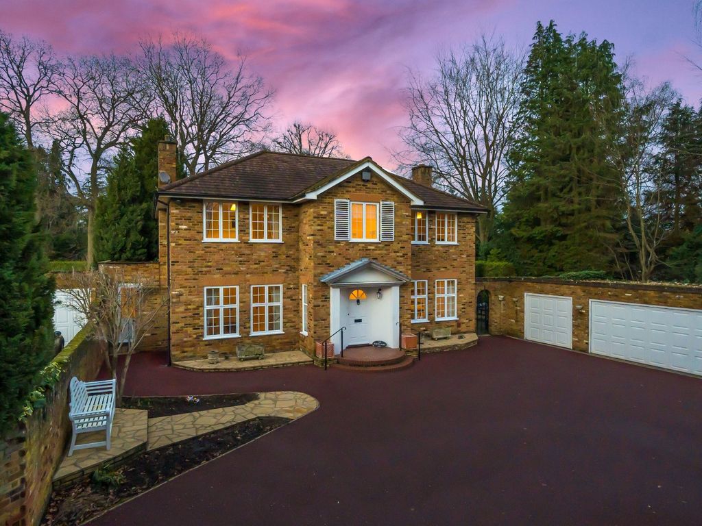 Heathfield Close, Woking GU22  
