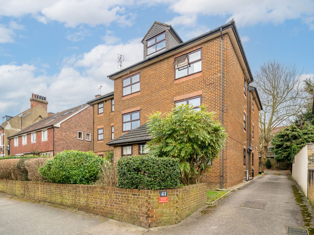 2 bed flat for sale in Lewin Road, Streatham SW16, £294,999 Zoopla