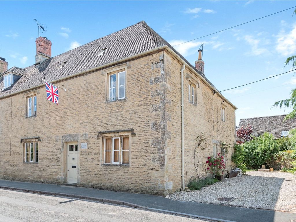4 bed semidetached house for sale in Cricklade Street, Poulton