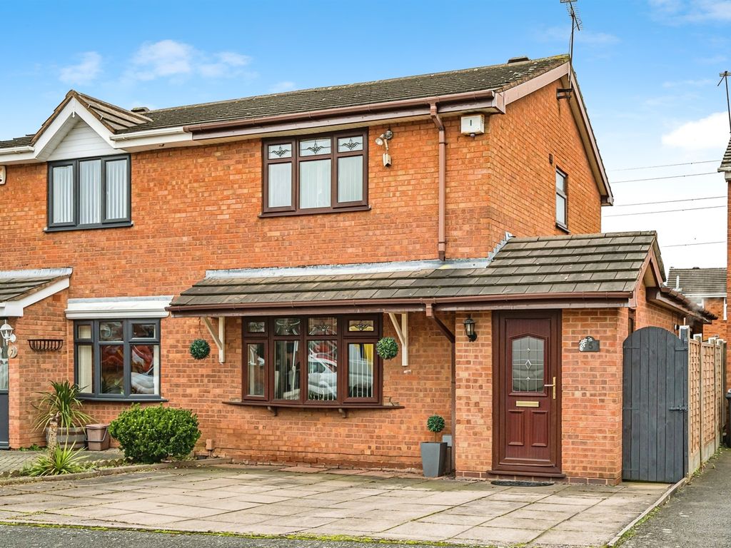 3 bed semidetached house for sale in Sefton Grove, Tipton DY4, £
