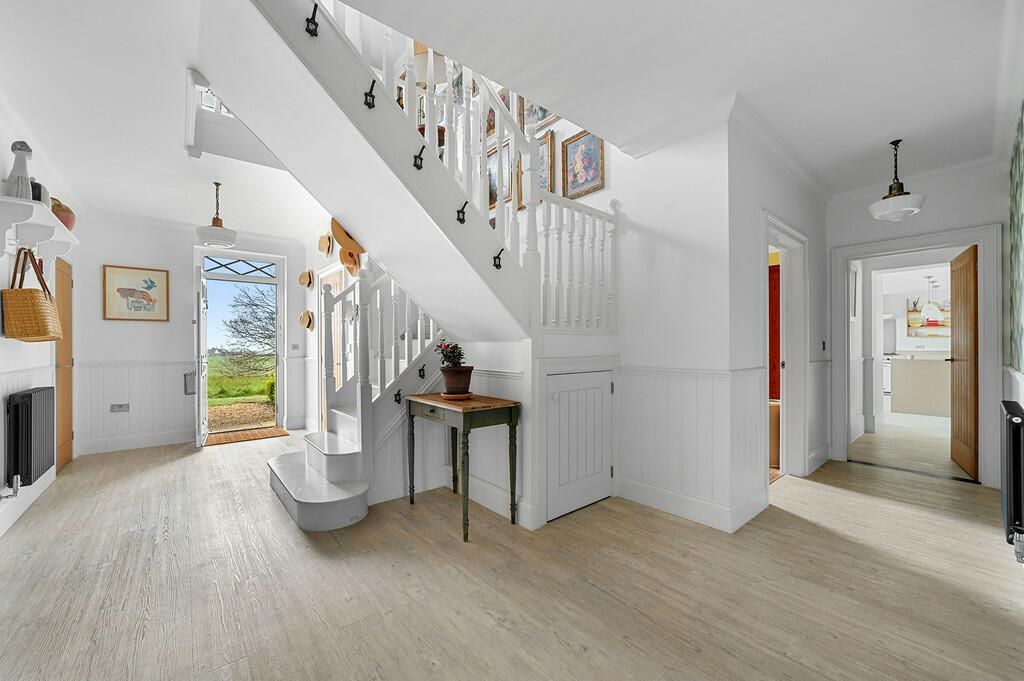 5 bed detached house for sale in Kingsmead, Milton Keynes MK4, £599,950