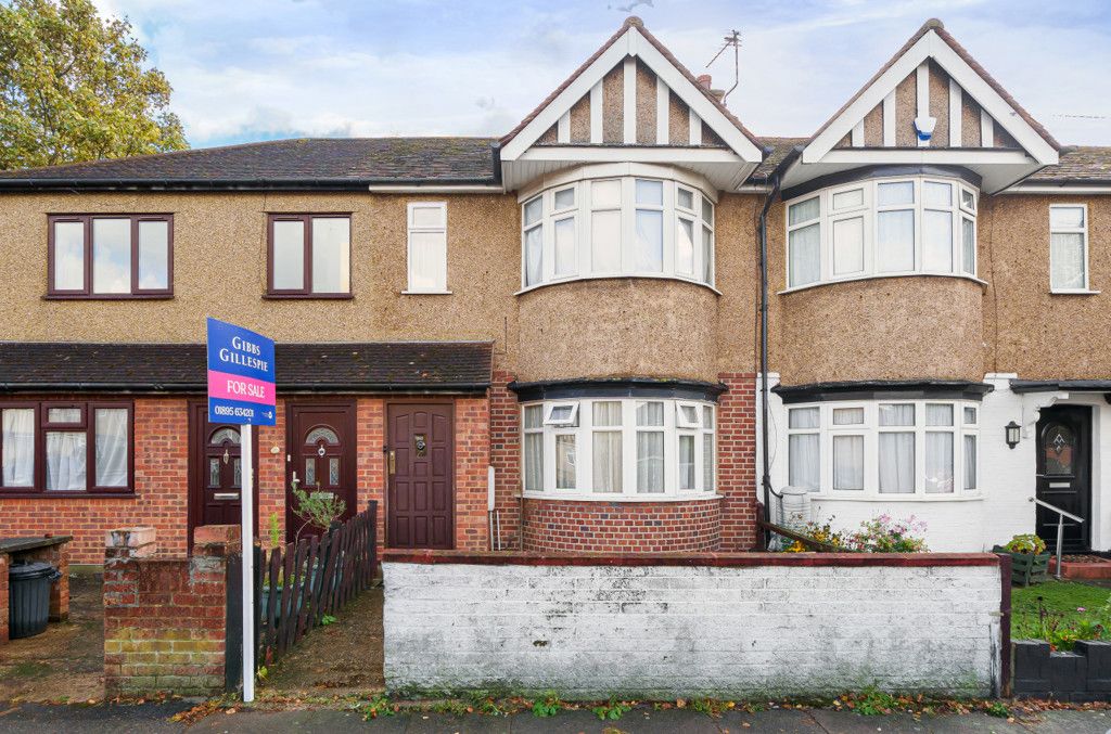 2 bed detached house for sale in Sidmouth Drive, Ruislip, Middlesex HA4