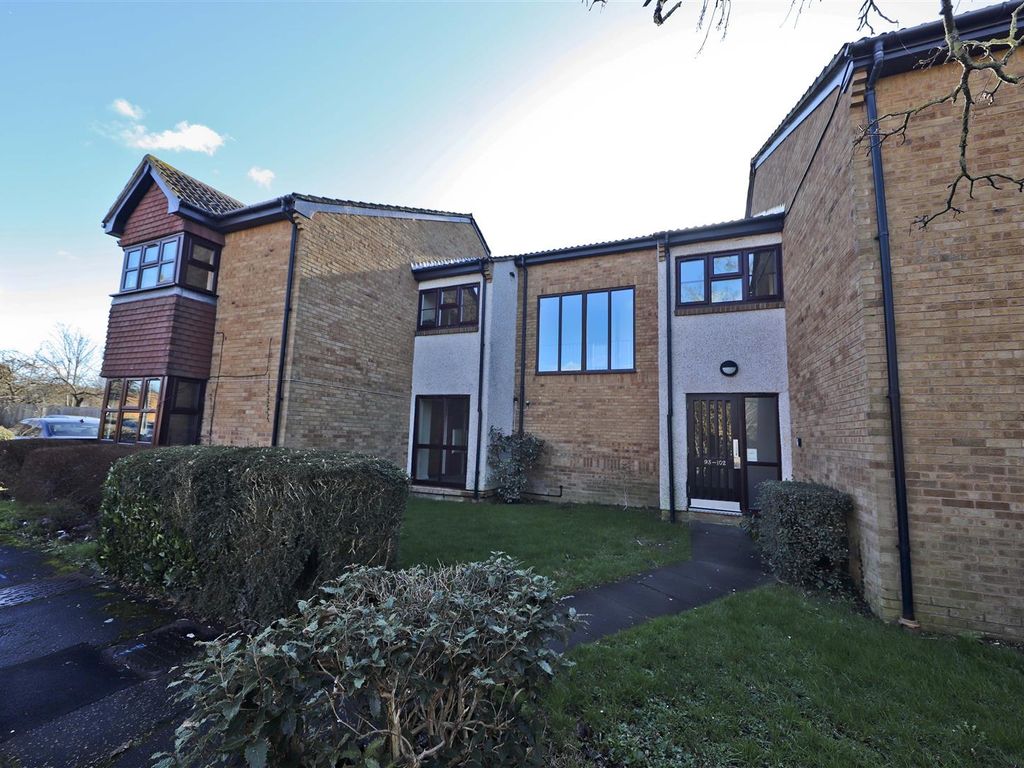 Studio for sale in Clarkes Drive, Uxbridge UB8, £140,000 Zoopla