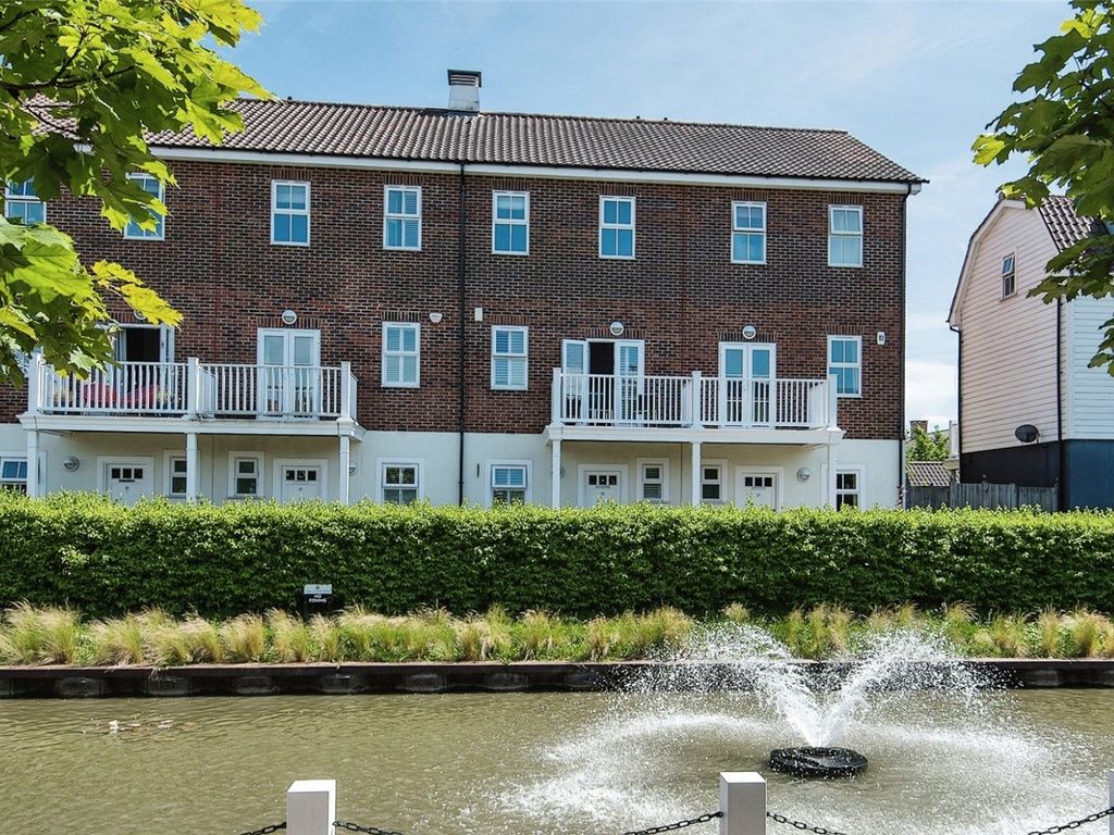 4 bed detached house for sale in Beaumont Drive, Worcester Park KT4