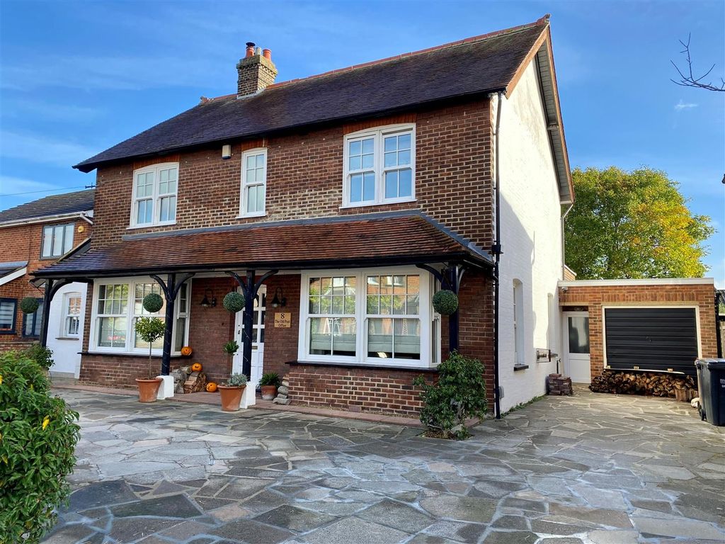 5 bed detached house for sale in Holloways Lane, Welham Green, Herts
