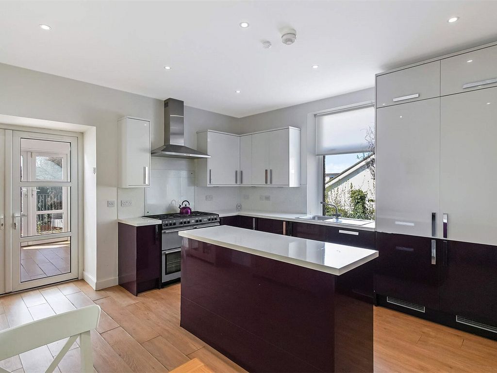 4 bed bungalow for sale in Clark Street, Airdrie ML6, £275,000 Zoopla