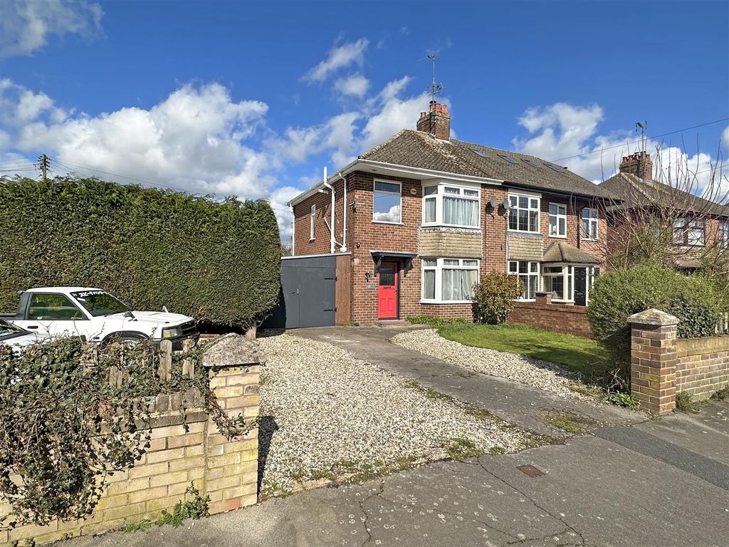 3 bed semidetached house for sale in Haven Avenue, Bridgend