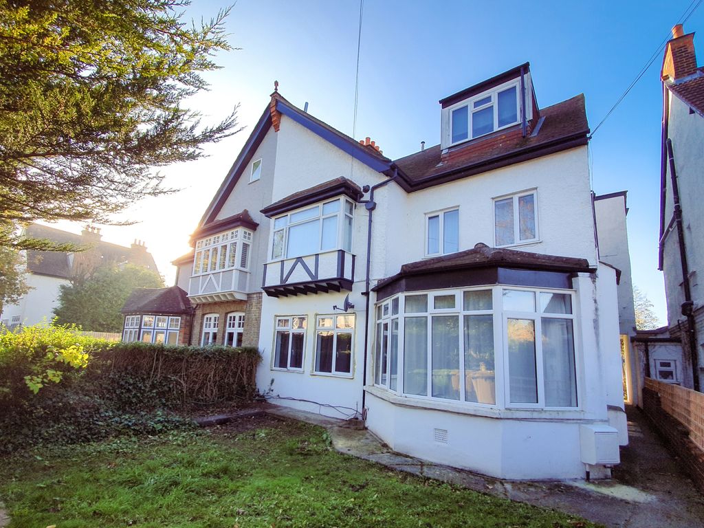 1 bed flat for sale in Park Hill, Carshalton SM5 Zoopla