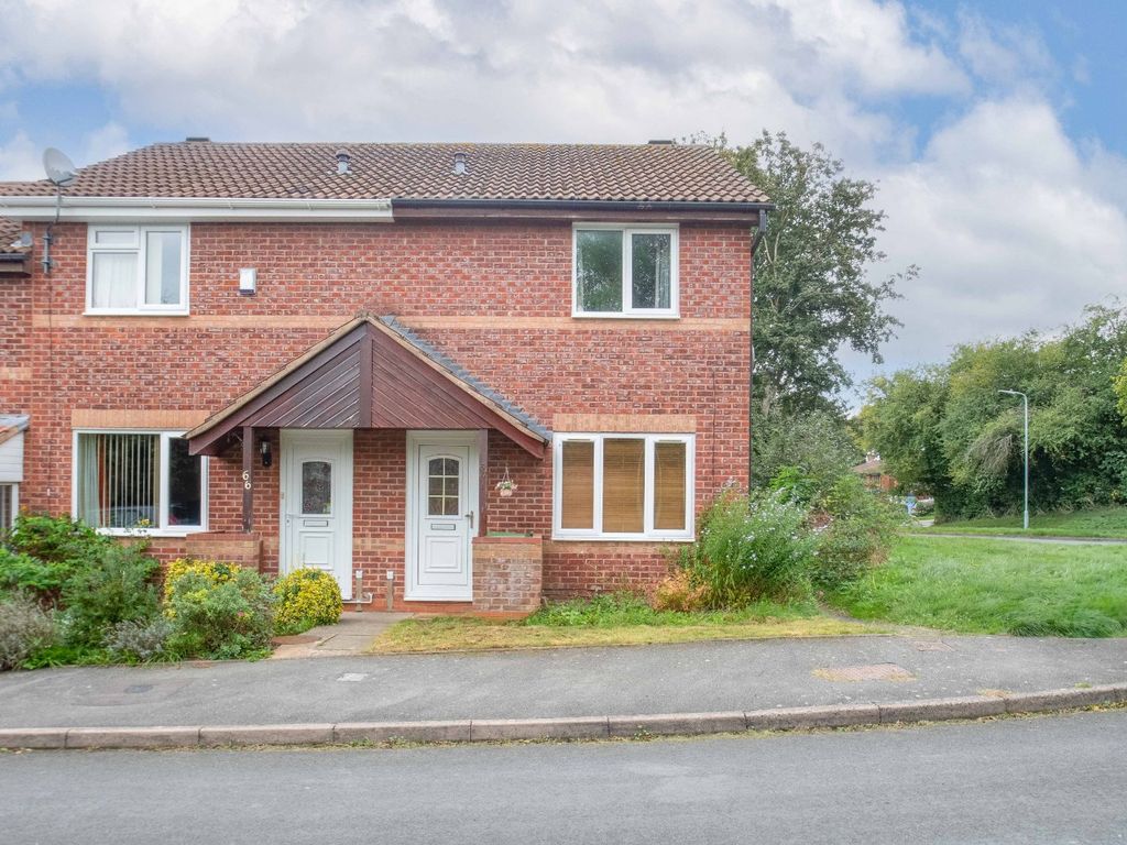 2 bed end terrace house for sale in Perryfields Close, Redditch