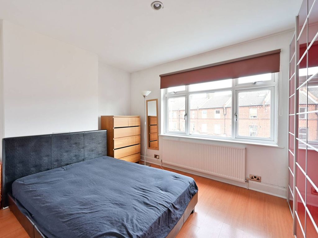 2 bed to rent in Garratt Lane, Earlsfield, London SW17 Zoopla