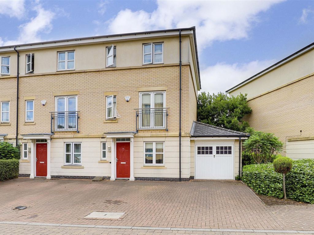 Castle Quay Close, Castle Marina, Nottinghamshire NG7  