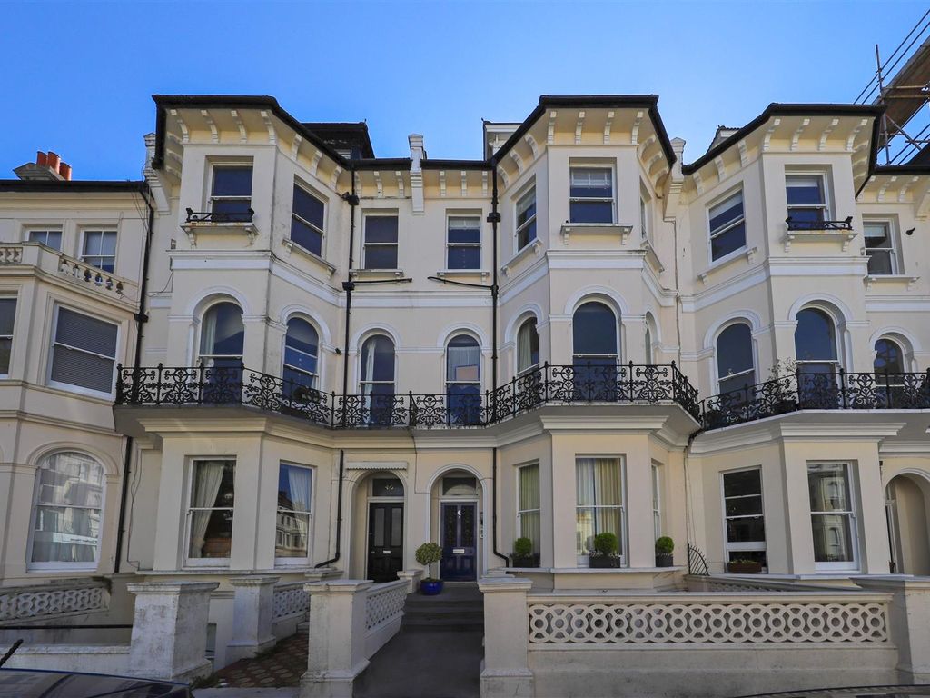 Studio to rent in St. Aubyns, Hove BN3, £875 pcm Zoopla