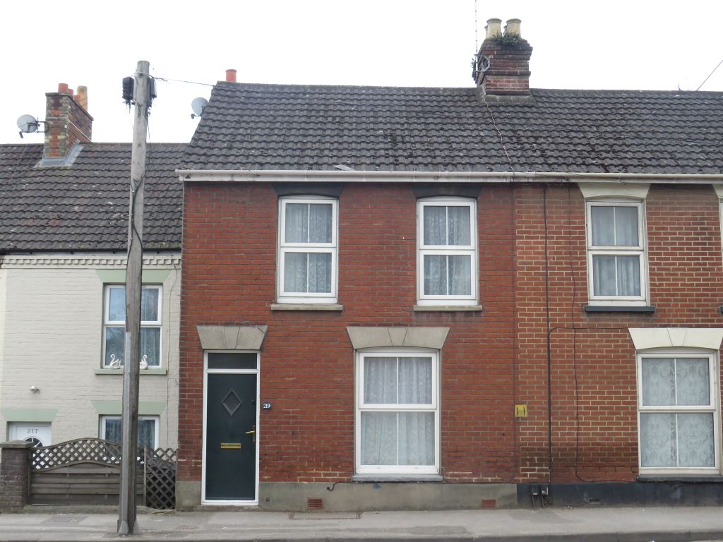 2 bed terraced house for sale in Wilton Road, Salisbury SP2 Zoopla