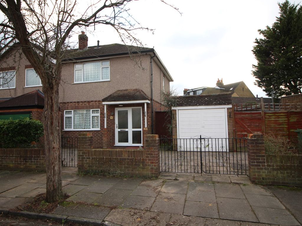 2 bed semidetached house for sale in Tennyson Road, Ashford TW15, £