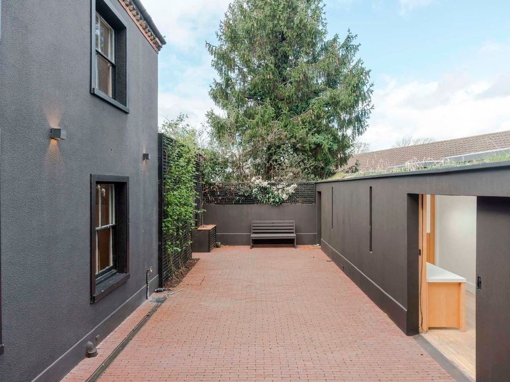 2 bed cottage for sale in Castlebar Hill, London W5 Zoopla