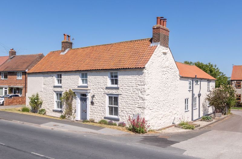 5 bed detached house for sale in Main Street, Flixton, Scarborough