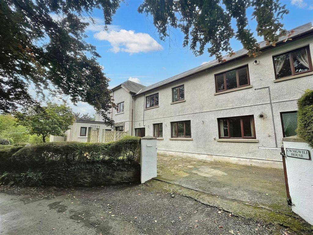 8 bed detached house for sale in Bronwydd Arms, Carmarthen SA33, £