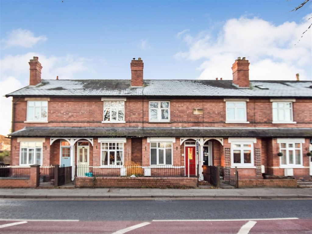 3 bed terraced house for sale in Grandstand Road, Hereford HR4, £