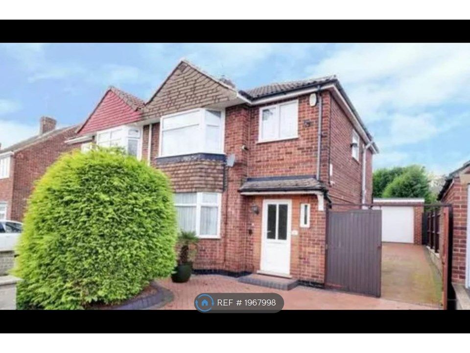 3 bed semidetached house to rent in Instow Drive, Derby DE23, £925 pcm Zoopla