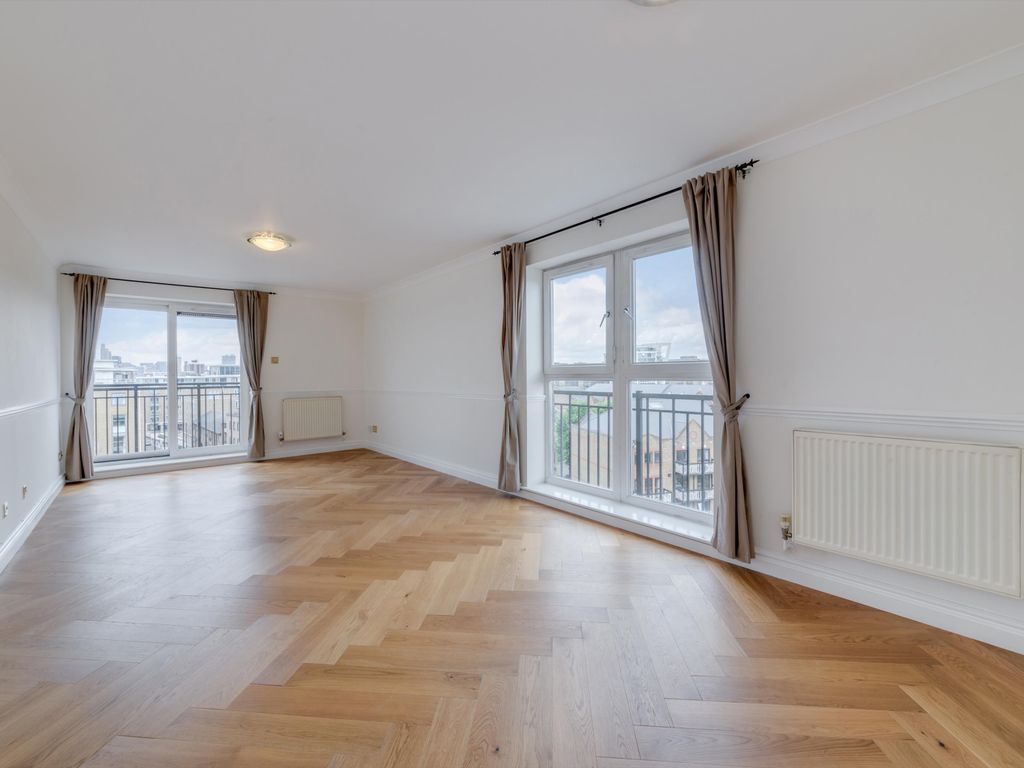 2 bed flat for sale in Victoria Wharf, Narrow Street, London E14, £