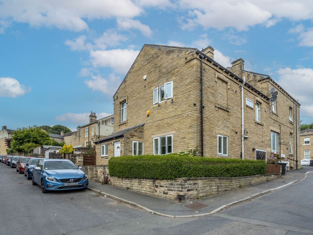 5 bed detached house for sale in Bryan Street, Rastrick, Brighouse HD6