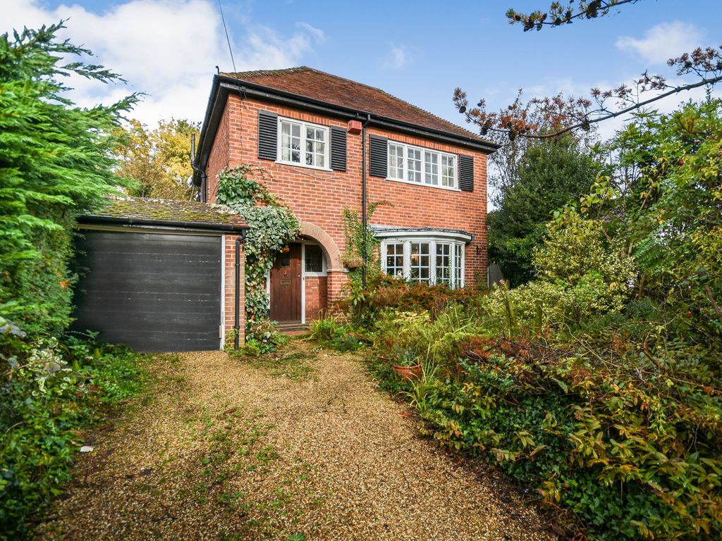4 bed detached house for sale in Henley Road, Caversham, Reading RG4, £