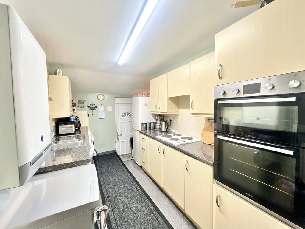 4 bed for sale in Old Durham Road, Gateshead NE8, £120,000