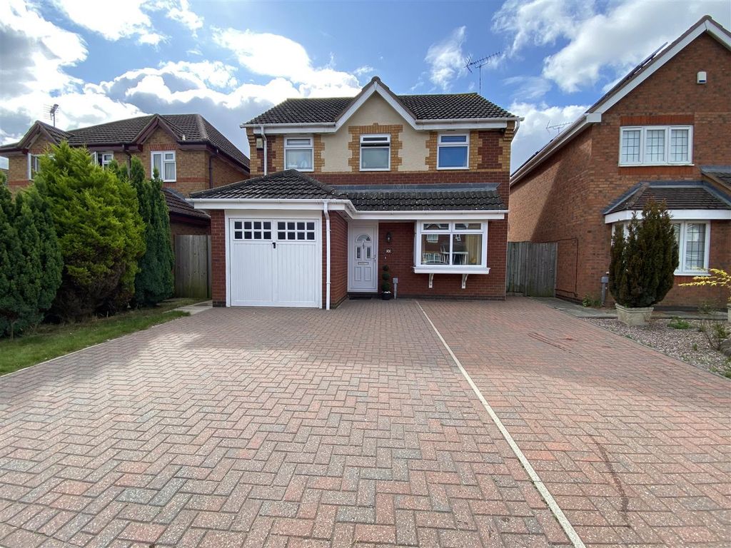 4 bed detached house for sale in Jasmine Close, Lutterworth LE17, £