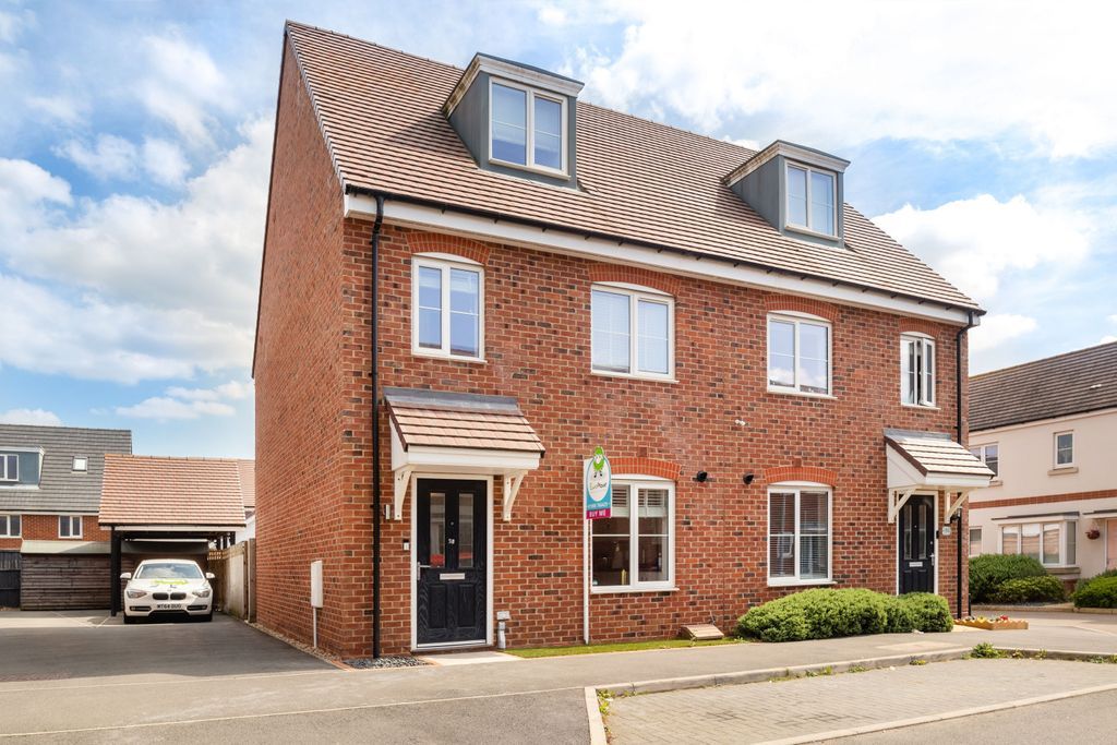 4 bed semidetached house for sale in Alderney Avenue, Newton Leys