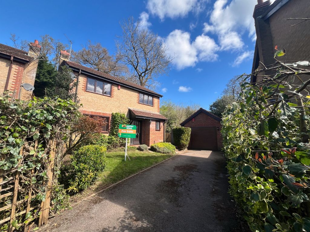 4 bed detached house for sale in Heol Y Cadno, Thornhill, Cardiff CF14