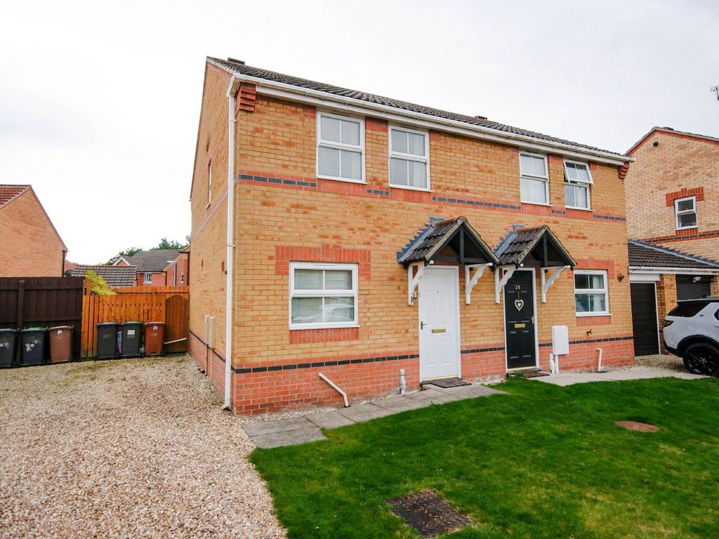 3 bed semidetached house to rent in Fox Covert, South Hykeham, Lincoln