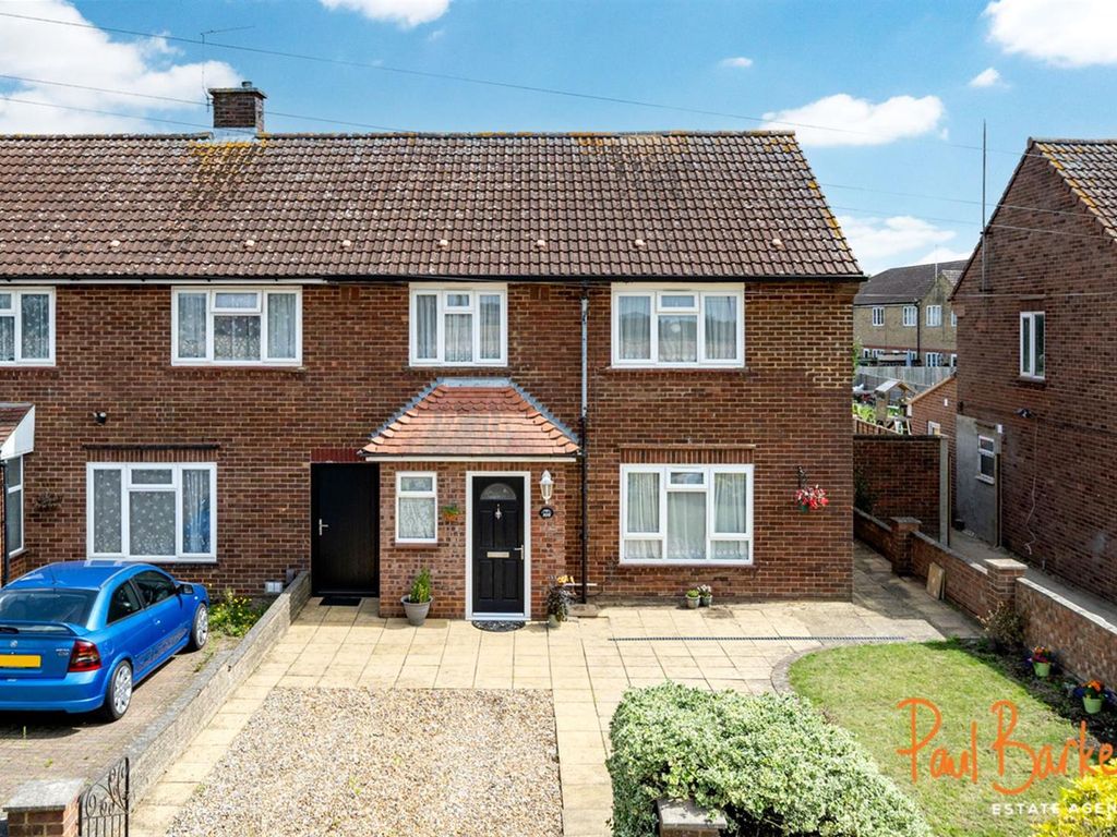 3 bed end terrace house for sale in Shenley Lane, London Colney, St