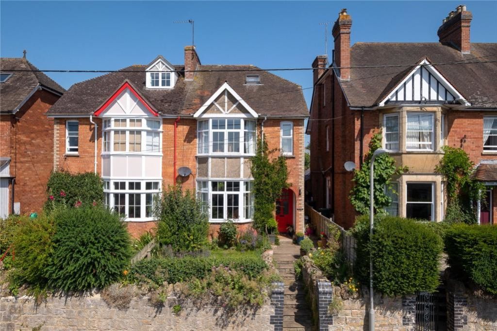 3 bed semidetached house to rent in Kings Road, Sherborne, Dorset DT9