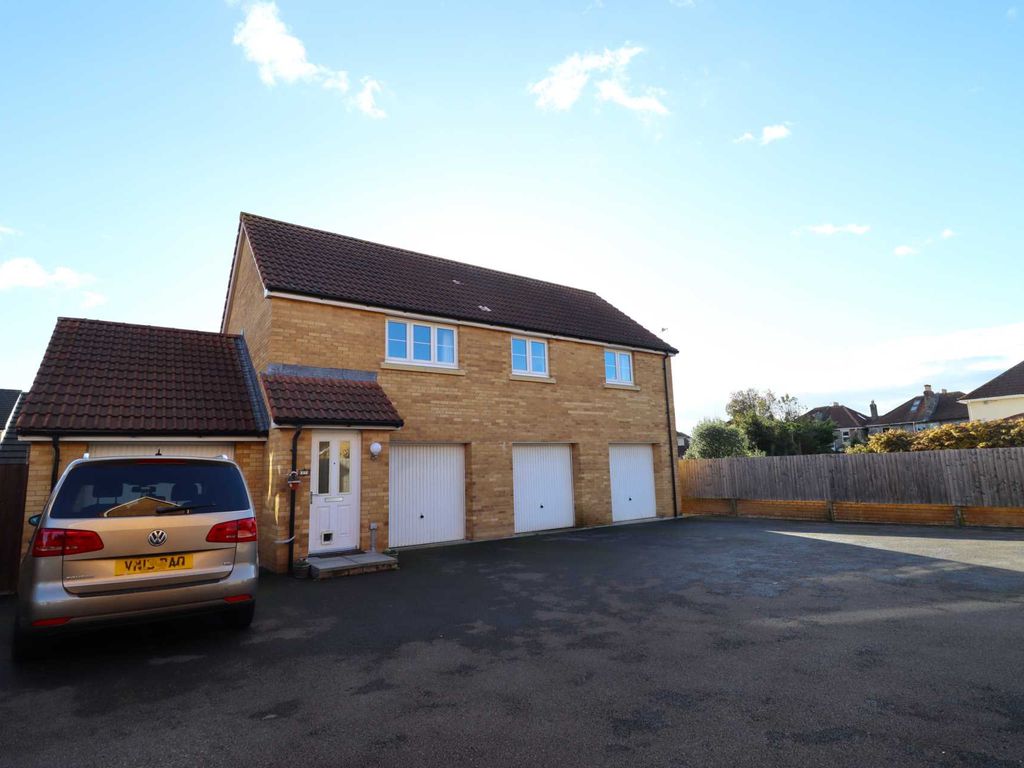 2 bed parking/garage for sale in Mendip Road, WestonSuperMare BS23, £