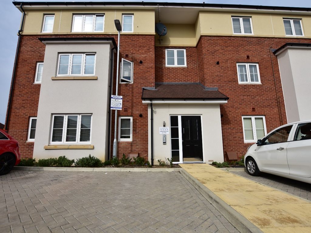 2 bed flat to rent in Underwood Close, Peterborough PE3, £1,200 pcm