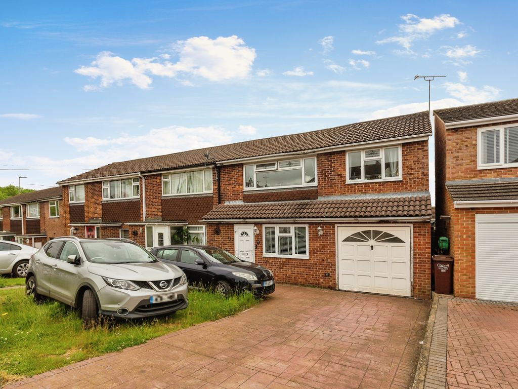3 bed end terrace house for sale in Lanchester Drive, Banbury OX16 Zoopla