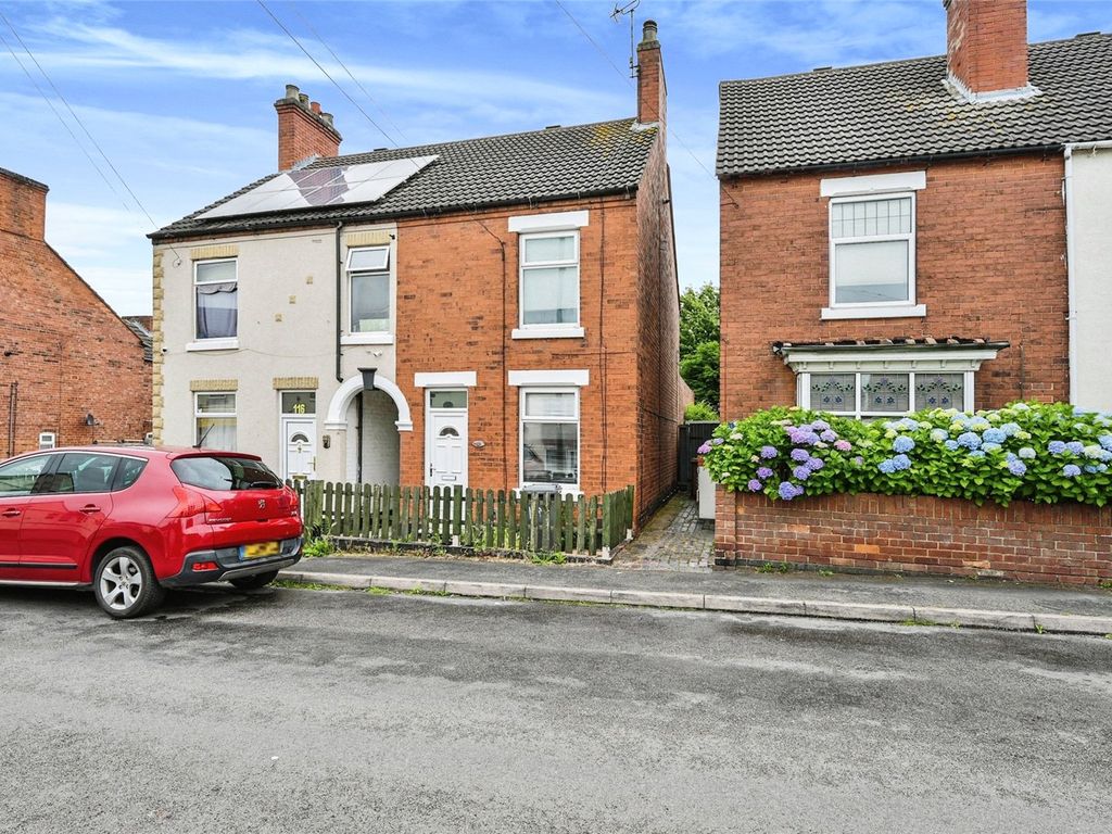 3 bed semidetached house for sale in Oversetts Road, Newhall
