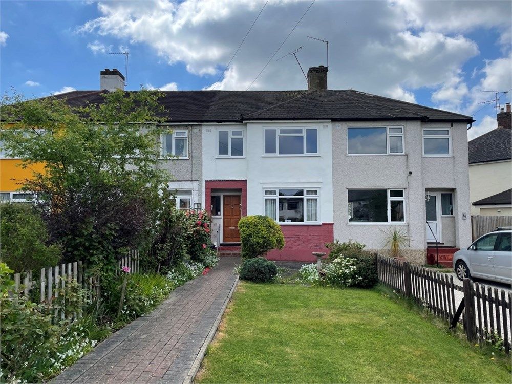 3 bed terraced house for sale in Mount Road, Chessington KT9 Zoopla