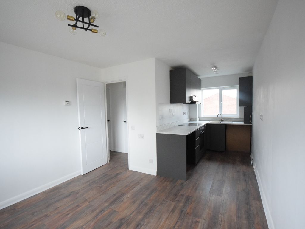 1 bed flat for sale in Wimborne, Basildon SS15, £150,000 Zoopla