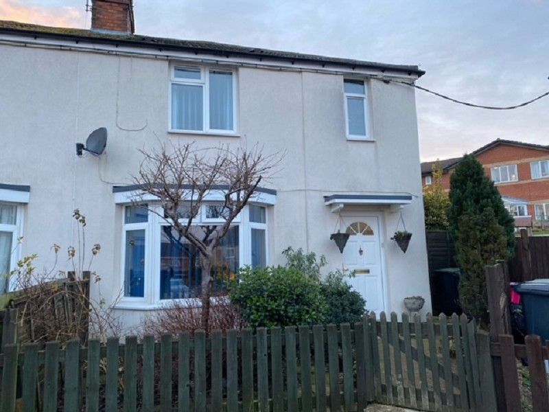 4 bed semidetached house to rent in Allen Road, Irthlingborough